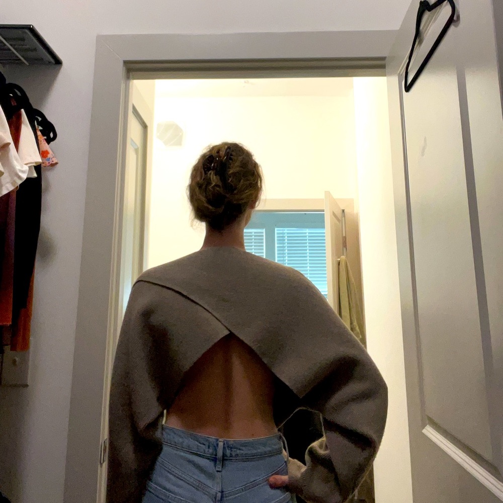 Open Back Sweater - Picture 3 of 3